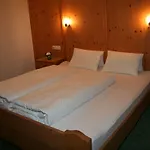 Apartment Haus Romana *