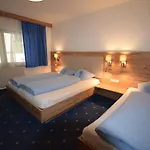 Apartment Haus Romana *
