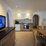 Apartment Haus Romana *